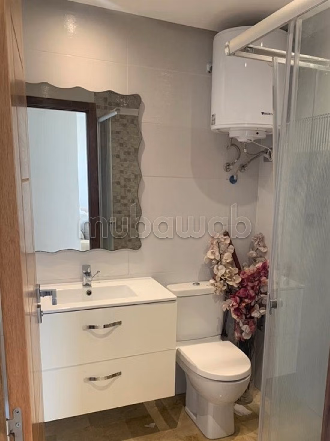 Privato affitta Piano Ufficio 72m2 a Bd Abdelmoune di fronte al Tram