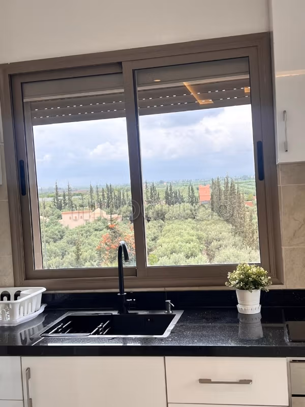 Bel appartement meublé contemporain à louer