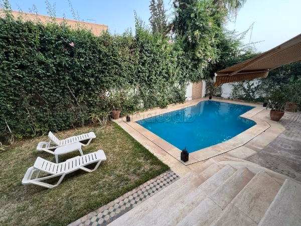 Luxury house for rent in Jawhar. Total area 750 m². Dressing room