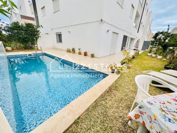 Appartement S2 vide avec piscine aux Jardins de Carthage