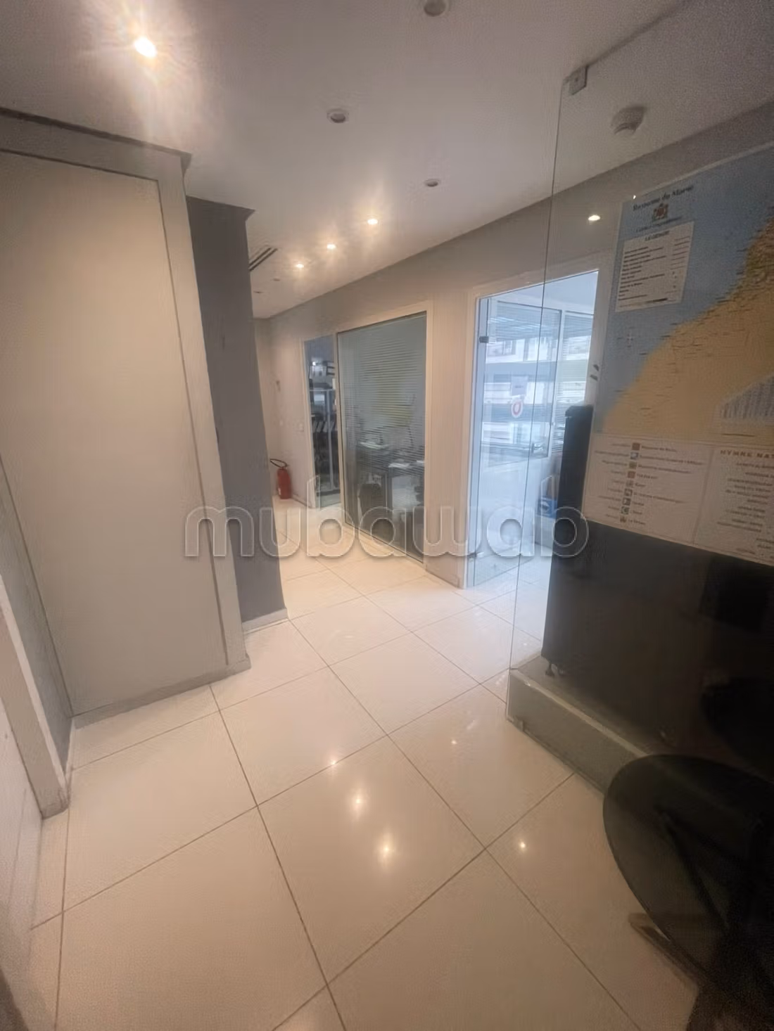 Offices for rent in Racine. Area 211 m²