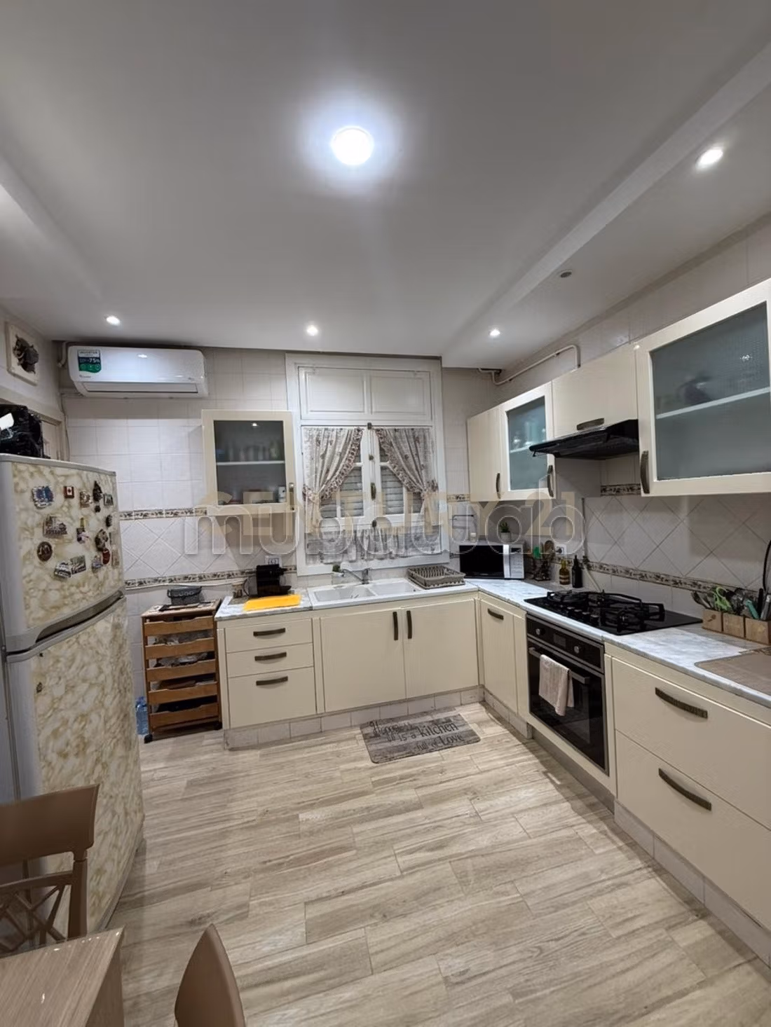 In vendita un appartamento S4 a Ain Zaghouan