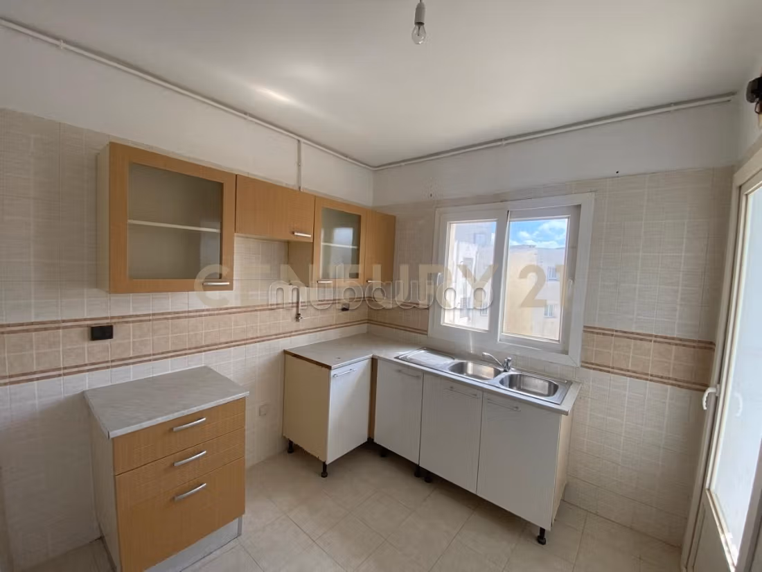 In vendita un appartamento S2 nel quartiere El Wahat