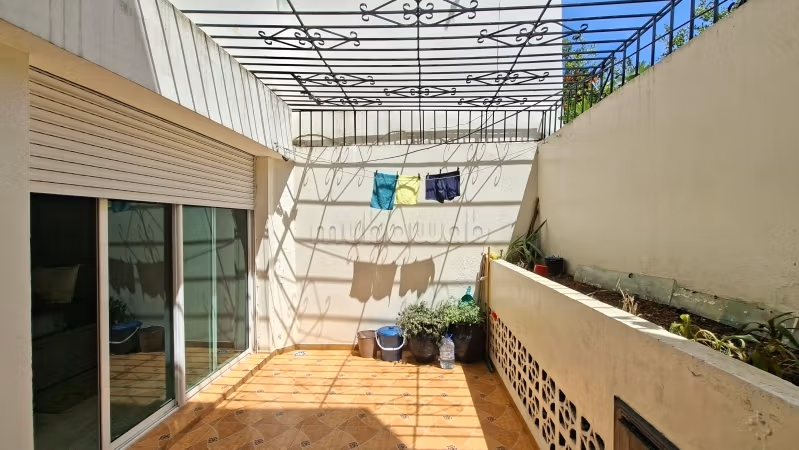 Apt 107 m² 2 chambres avec terrasse/cour