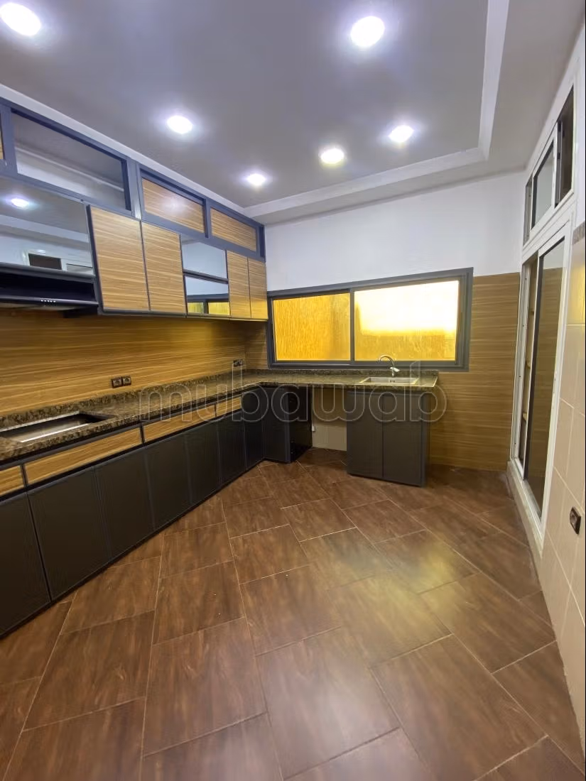 Duplex spacieux à louer vide Ahlan Tanger — 4