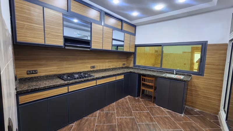 Duplex spacieux à louer vide