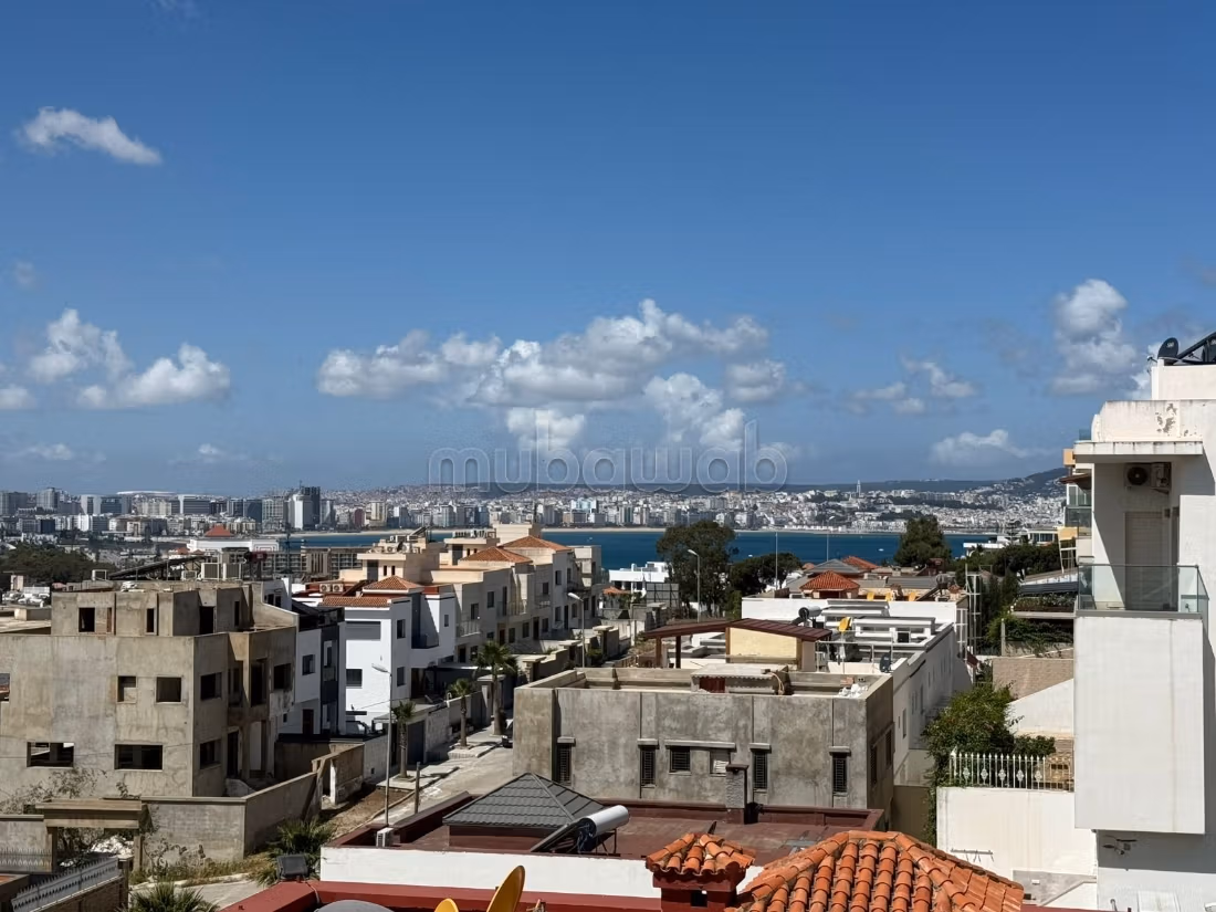 Villa en venta en Malabata hills