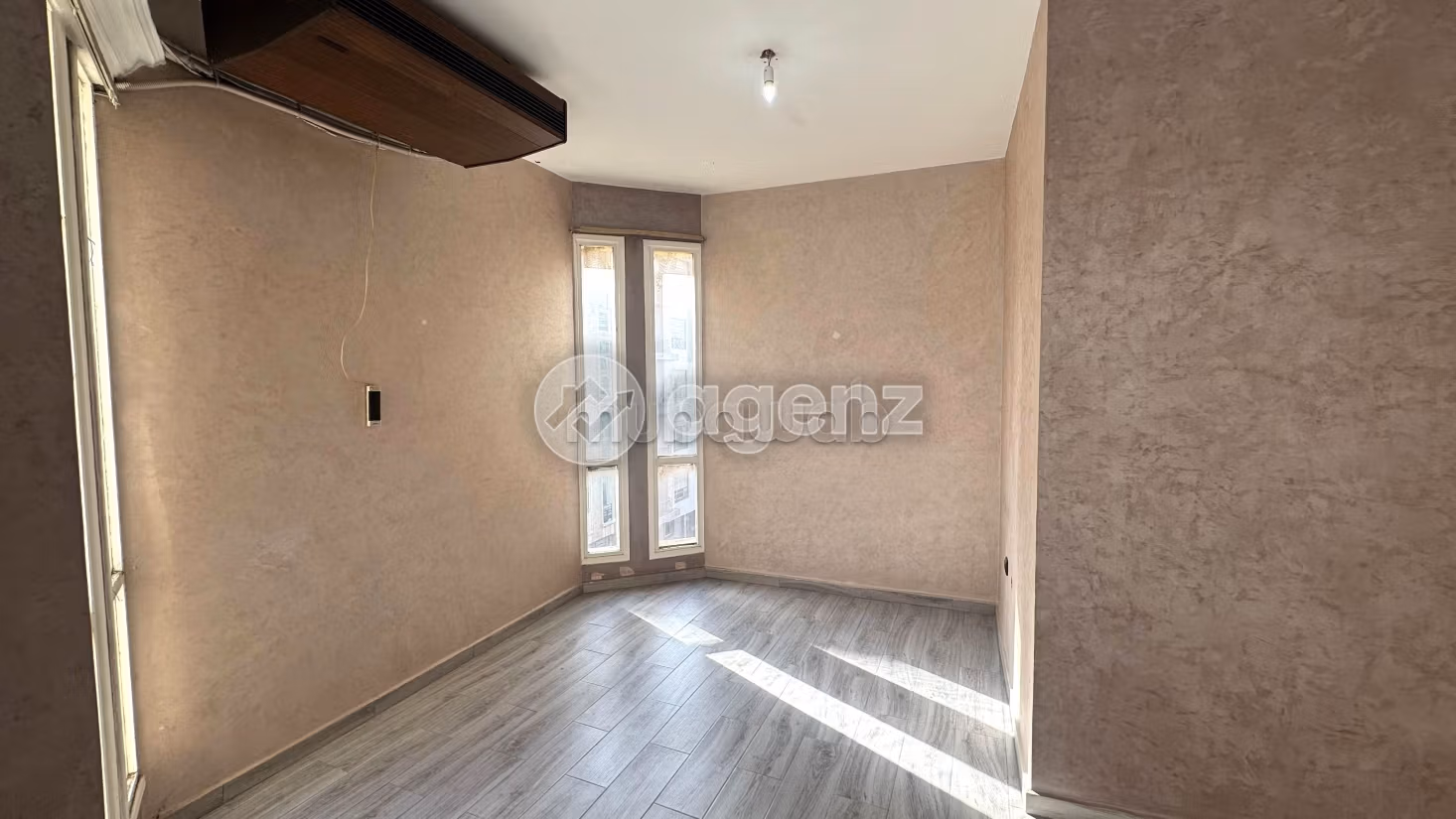 Appartamento in affitto di 140 m², 3 camere Mers Sultan Casablanca