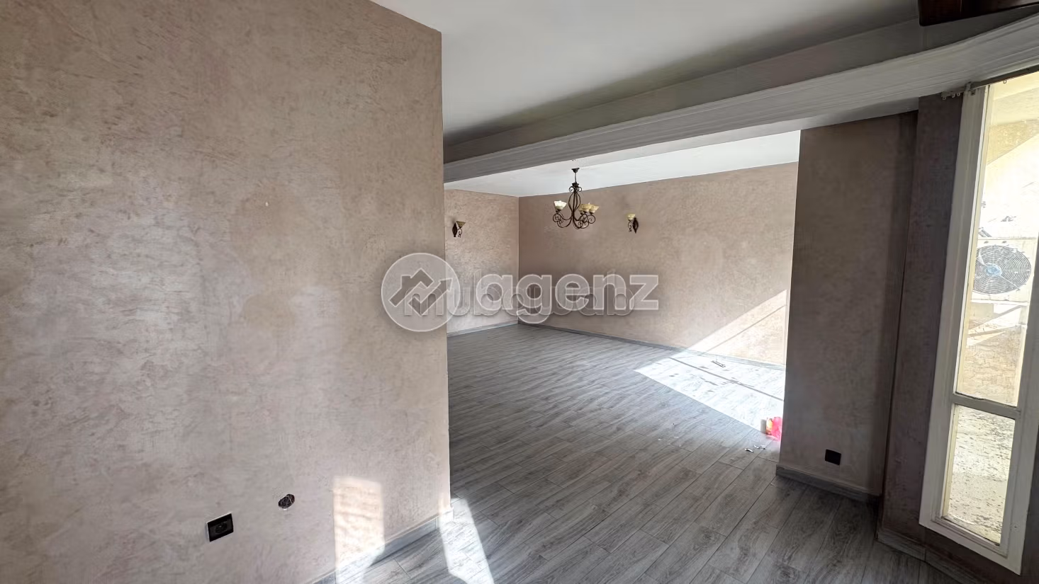 Appartamento in affitto di 140 m², 3 camere Mers Sultan Casablanca