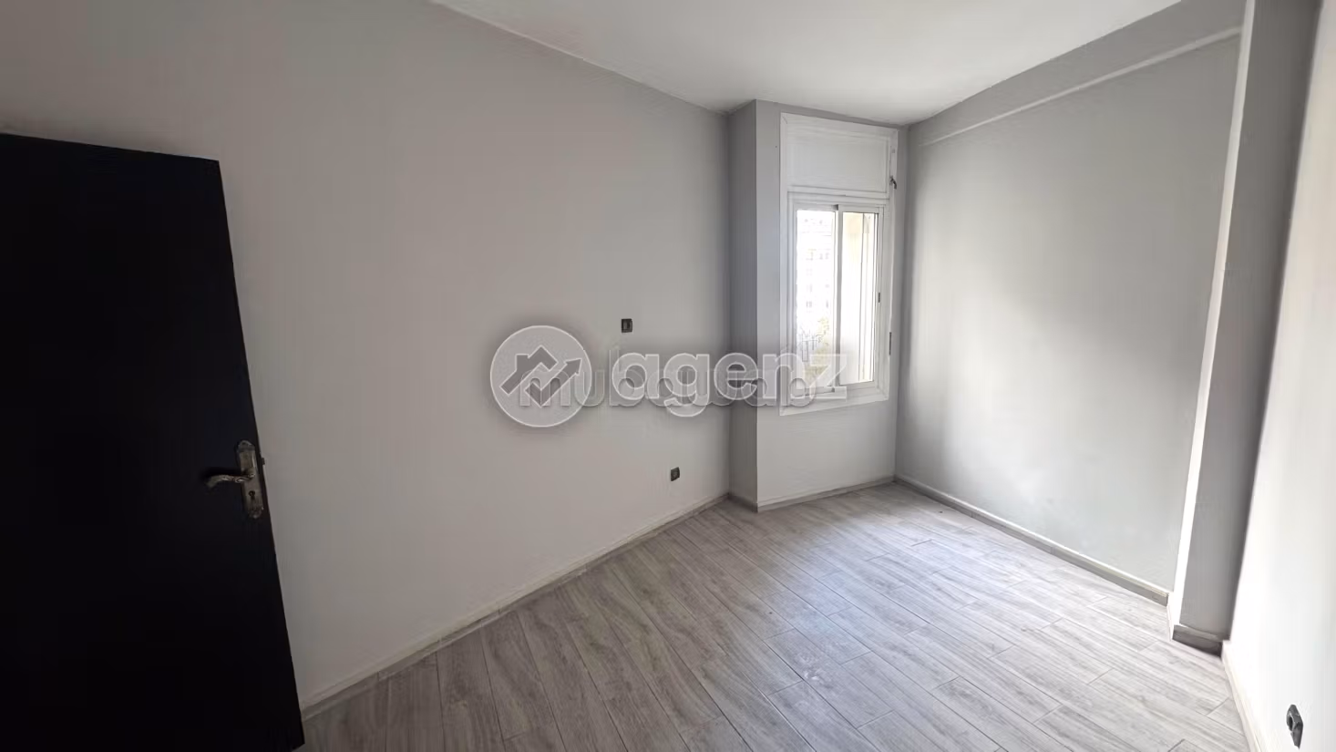 Appartamento in affitto di 140 m², 3 camere Mers Sultan Casablanca