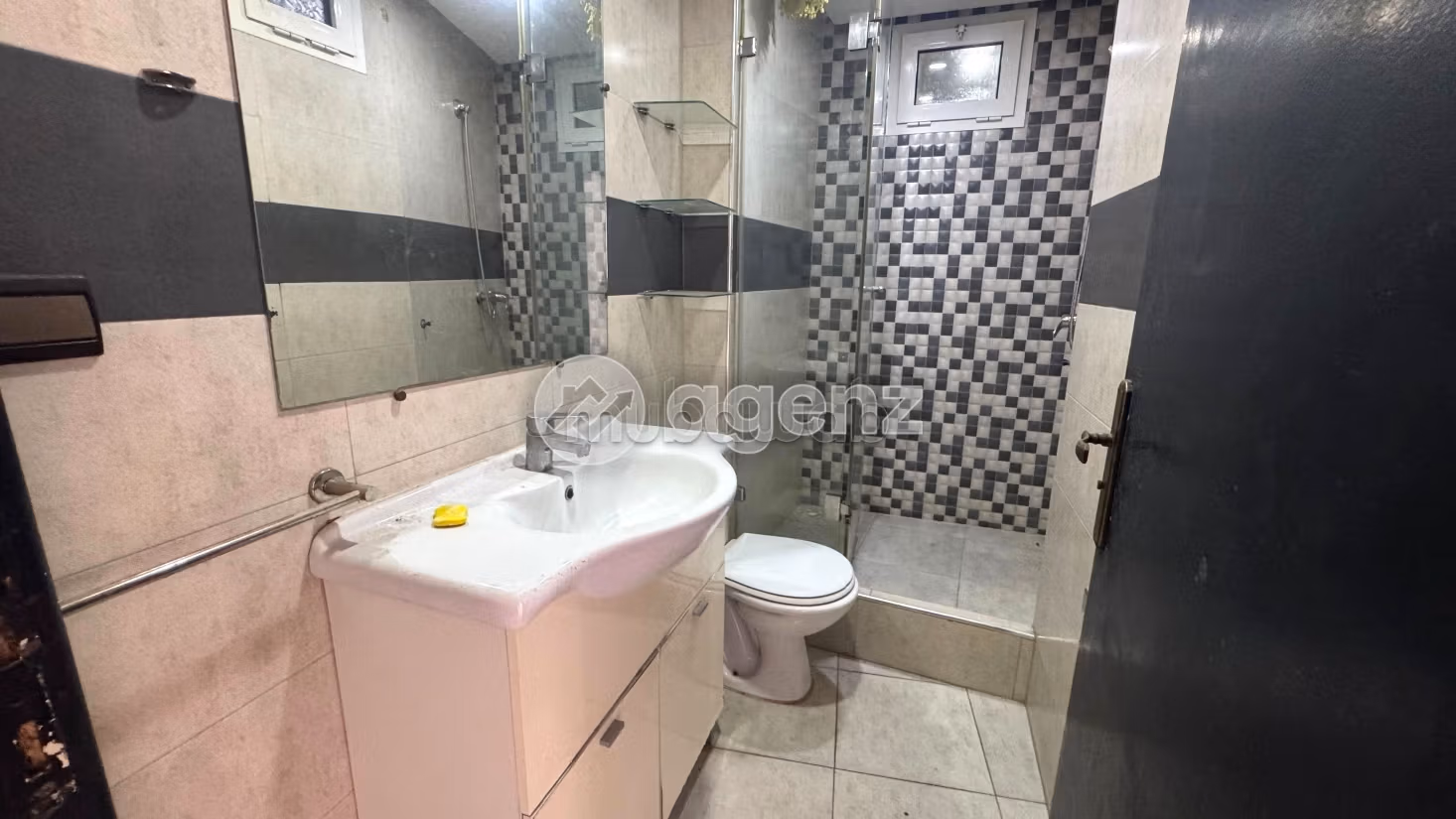 Appartamento in affitto di 140 m², 3 camere Mers Sultan Casablanca