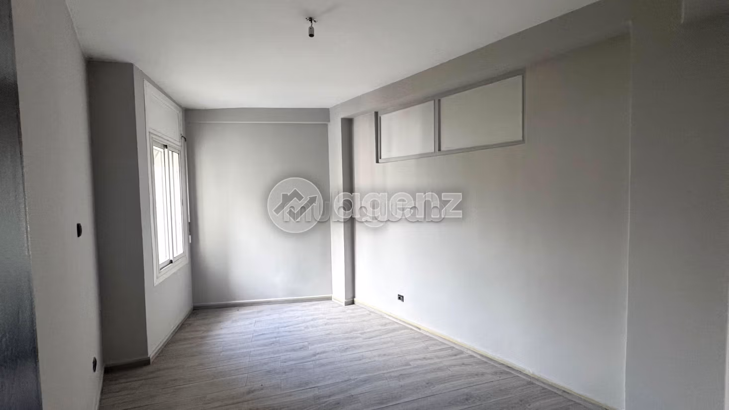 Appartamento in affitto di 140 m², 3 camere Mers Sultan Casablanca
