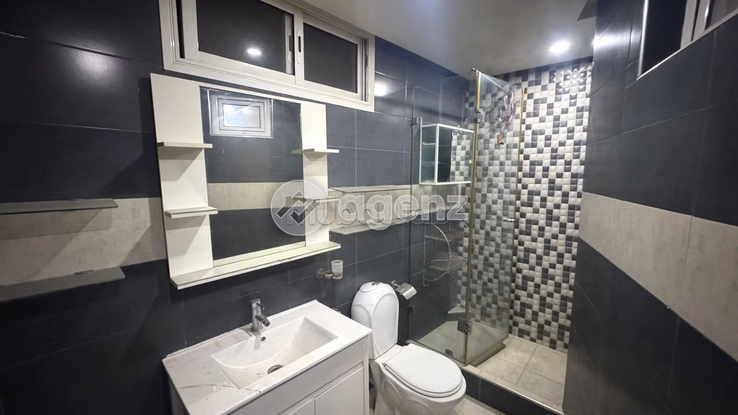 Appartamento in affitto di 140 m², 3 camere Mers Sultan Casablanca
