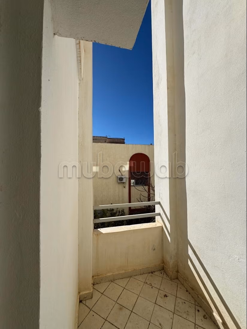 Piso en venta. 4 habitaciones. Terraza