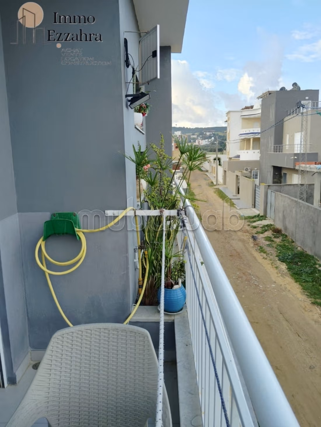 A vendre s2 en 1er étage 50m de la plage ezzahra