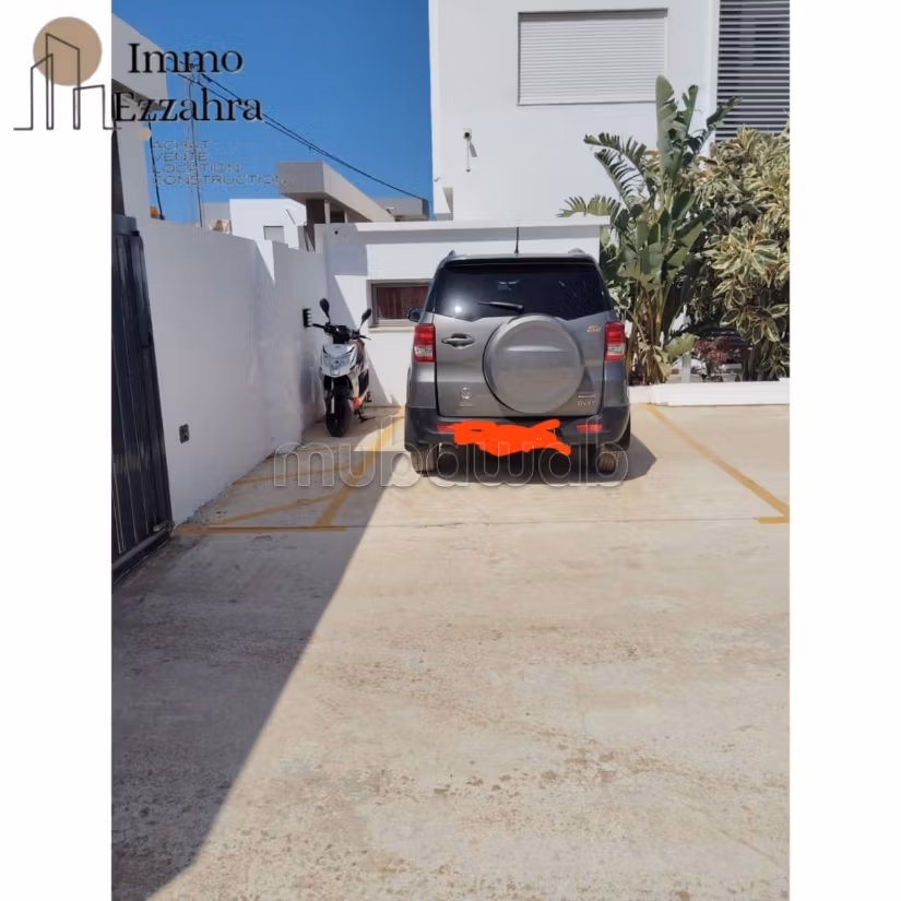 A vendre s2 en 1er étage 50m de la plage ezzahra
