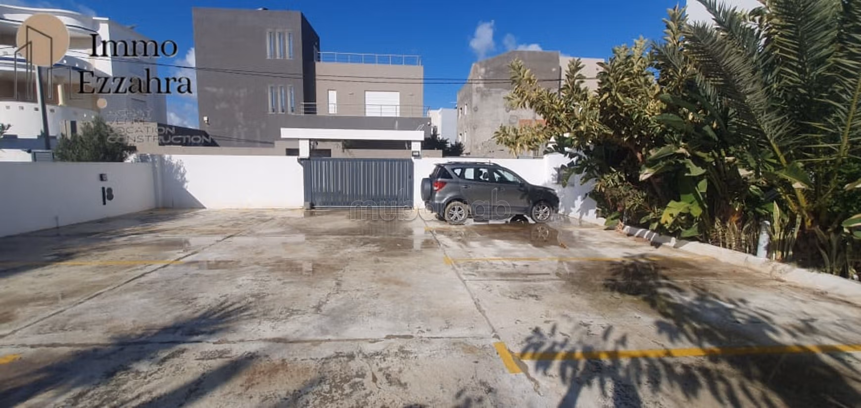A vendre s2 en 1er étage 50m de la plage ezzahra