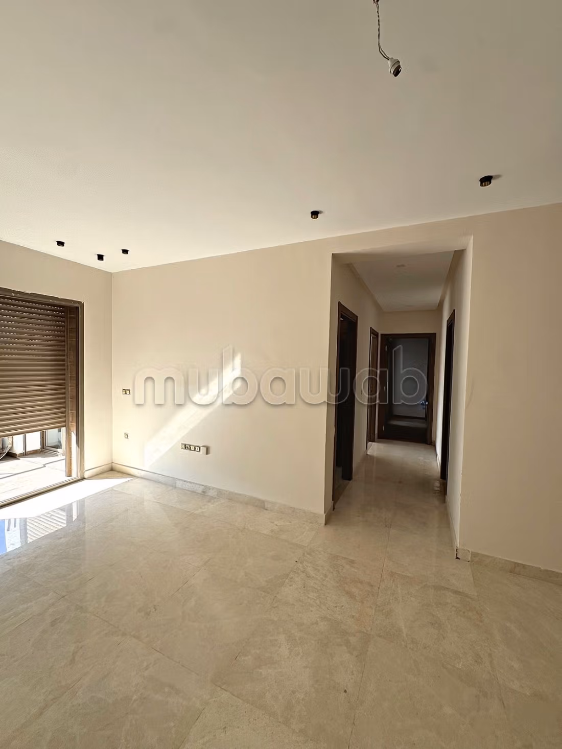 Très bel appartement en location à Quartier du Parc. 
4 grandes pièces. 
Vue sur mer, double vitrage