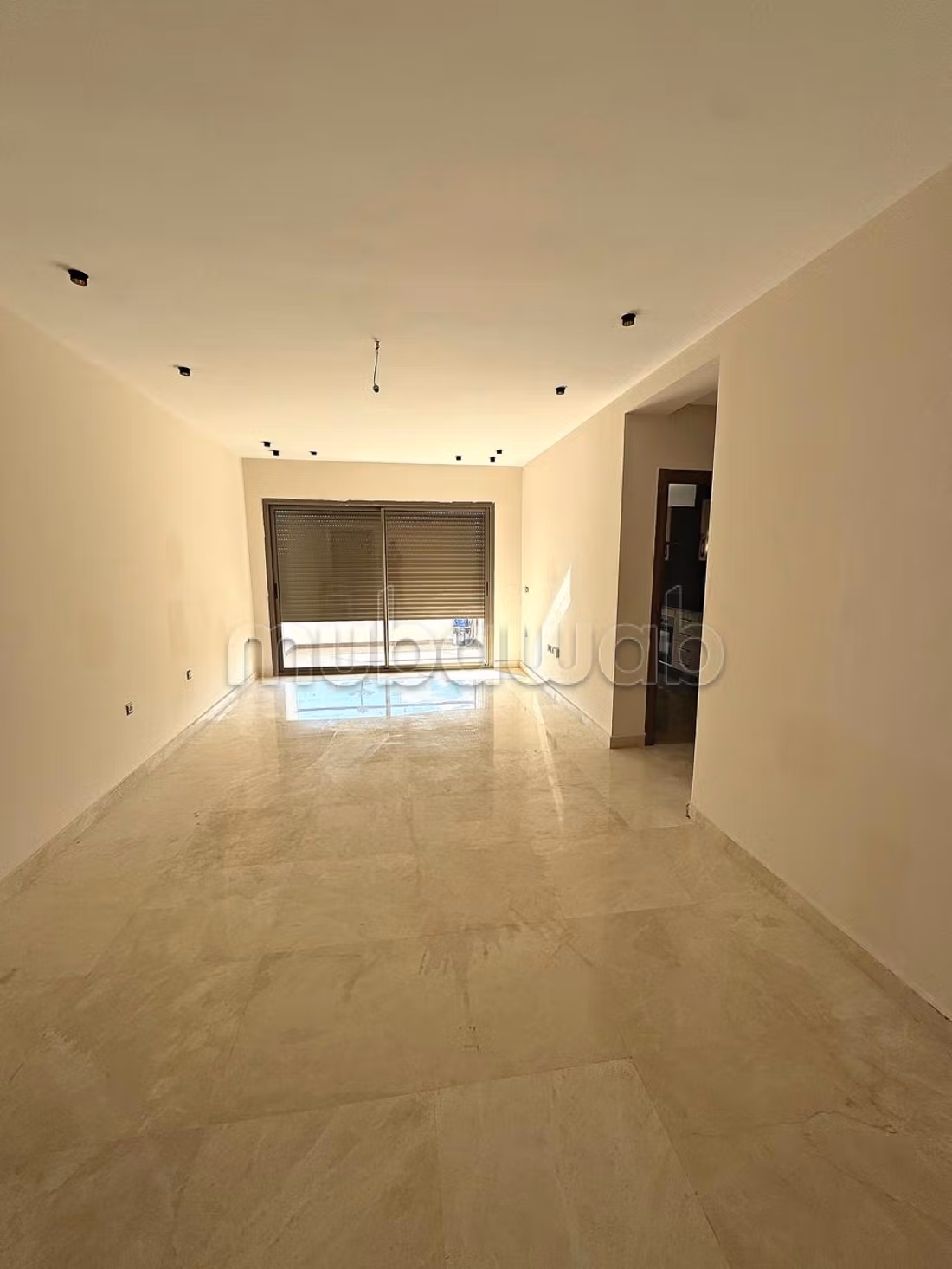 Très bel appartement en location à Quartier du Parc. 
4 grandes pièces. 
Vue sur mer, double vitrage