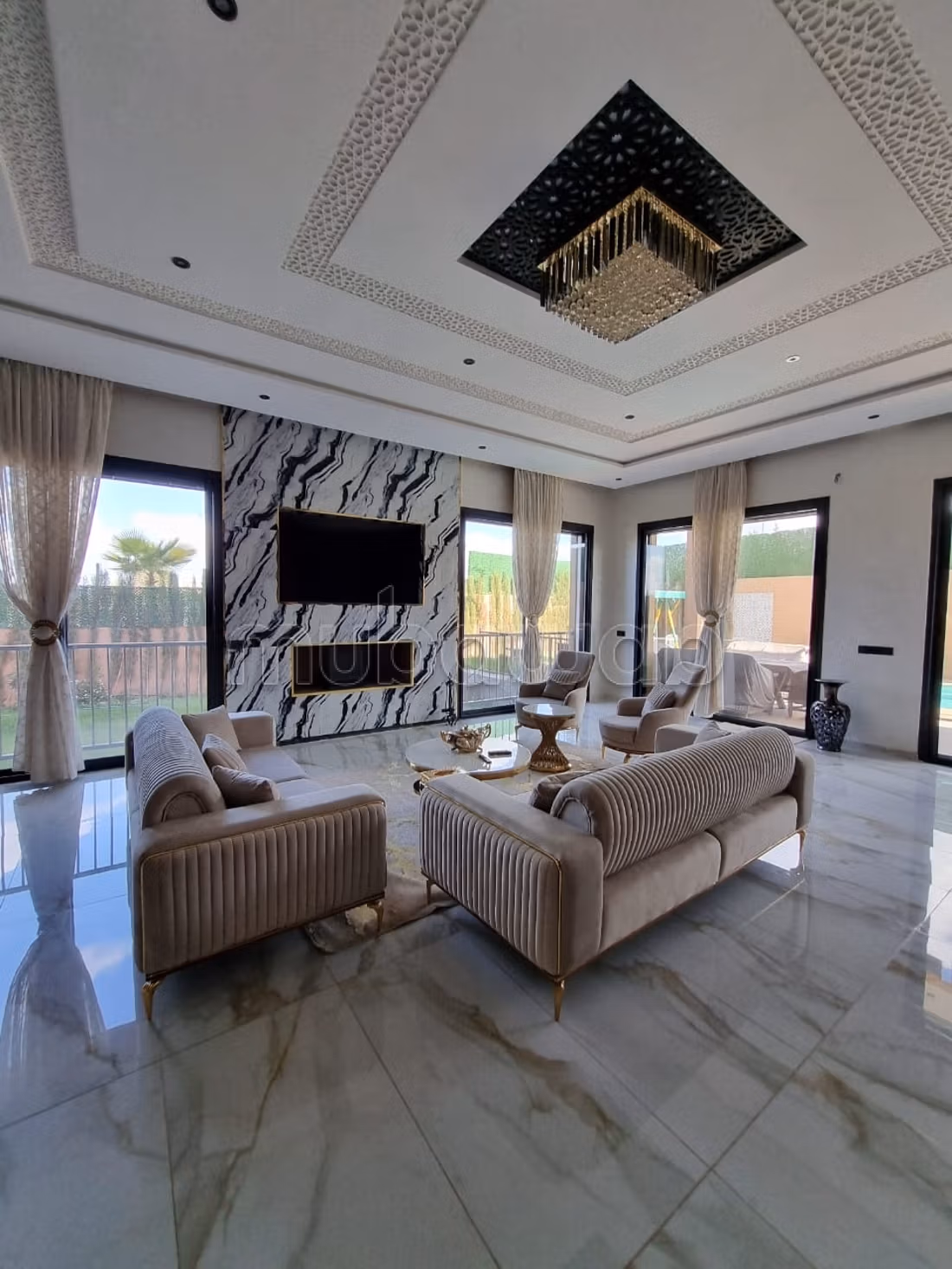 Villa de Prestige à Vendre à Agdal 
avenue Mohamed VI Marrakech