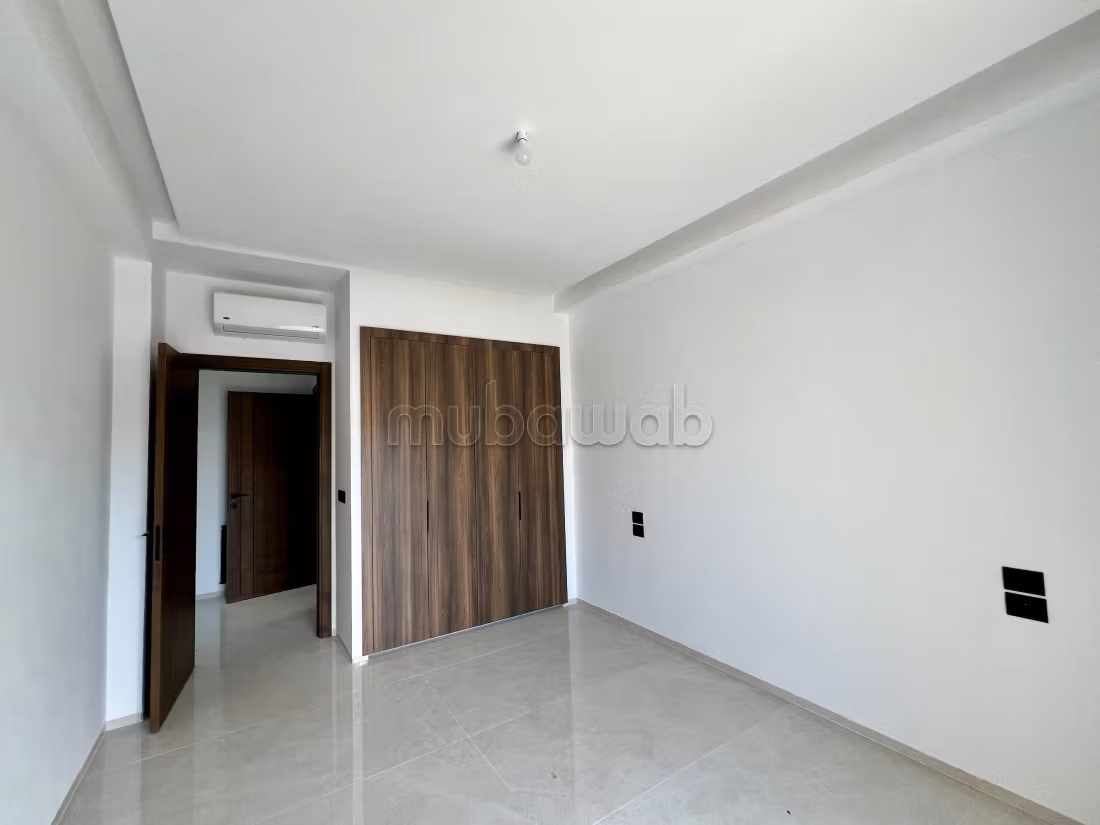 A vendre appartement s3 neuf à ennasr 2
