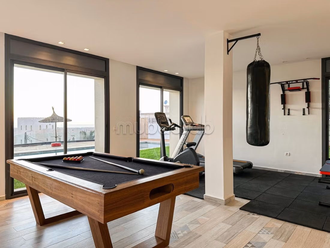 Maison de luxe à louer à Mediouna. Surface de 800 m². Piscine et cheminée