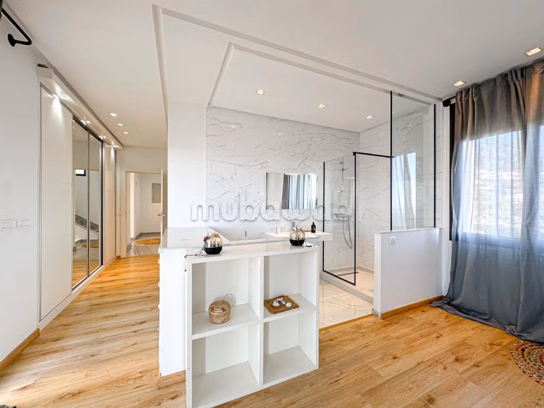 Maison de luxe à louer à Mediouna. Surface de 800 m². Piscine et cheminée