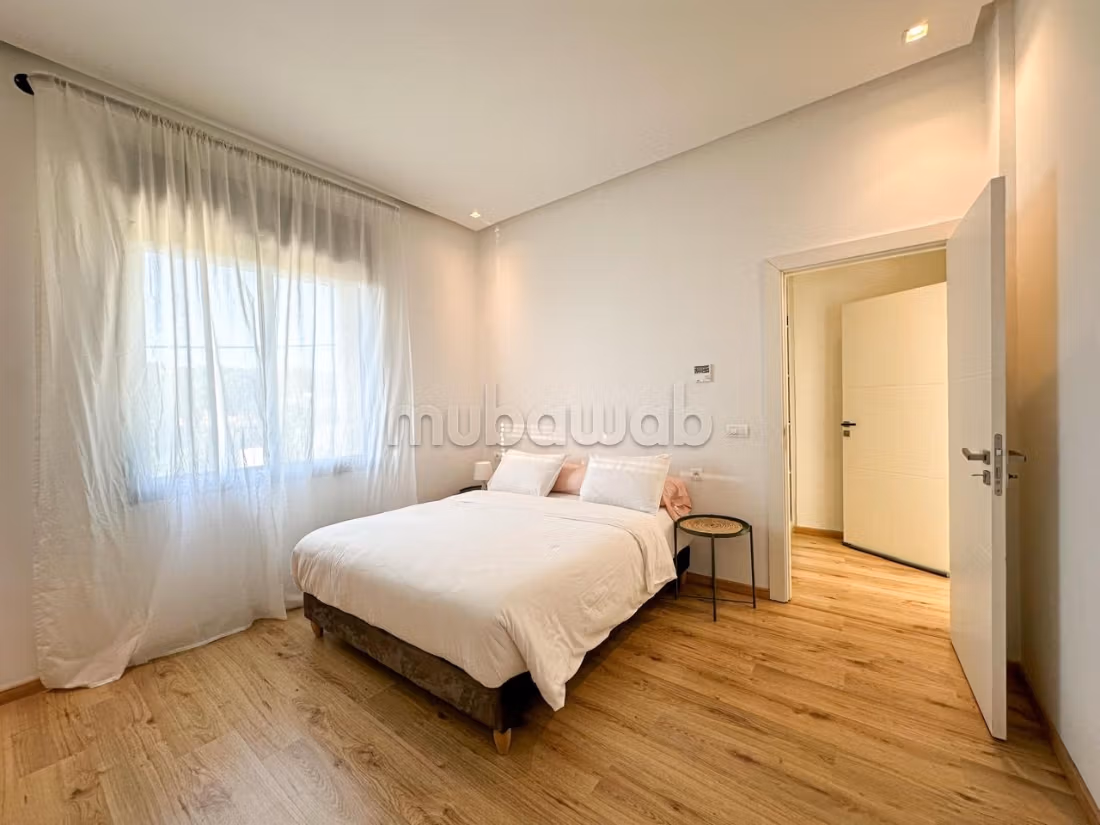 Maison de luxe à louer à Mediouna. Surface de 800 m². Piscine et cheminée