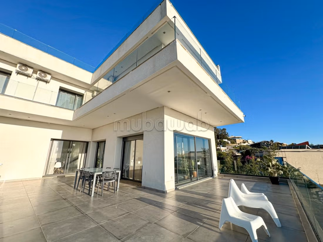 Maison de luxe à louer à Mediouna. Surface de 800 m². Piscine et cheminée