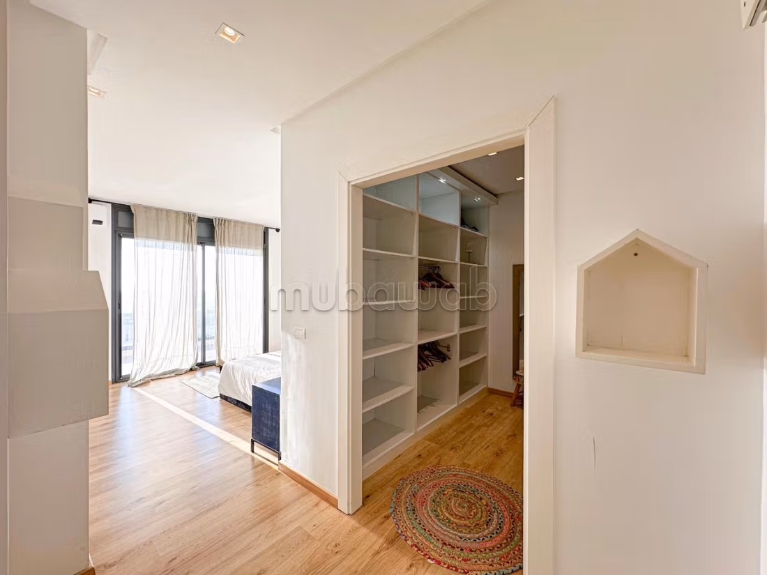 Maison de luxe à louer à Mediouna. Surface de 800 m². Piscine et cheminée