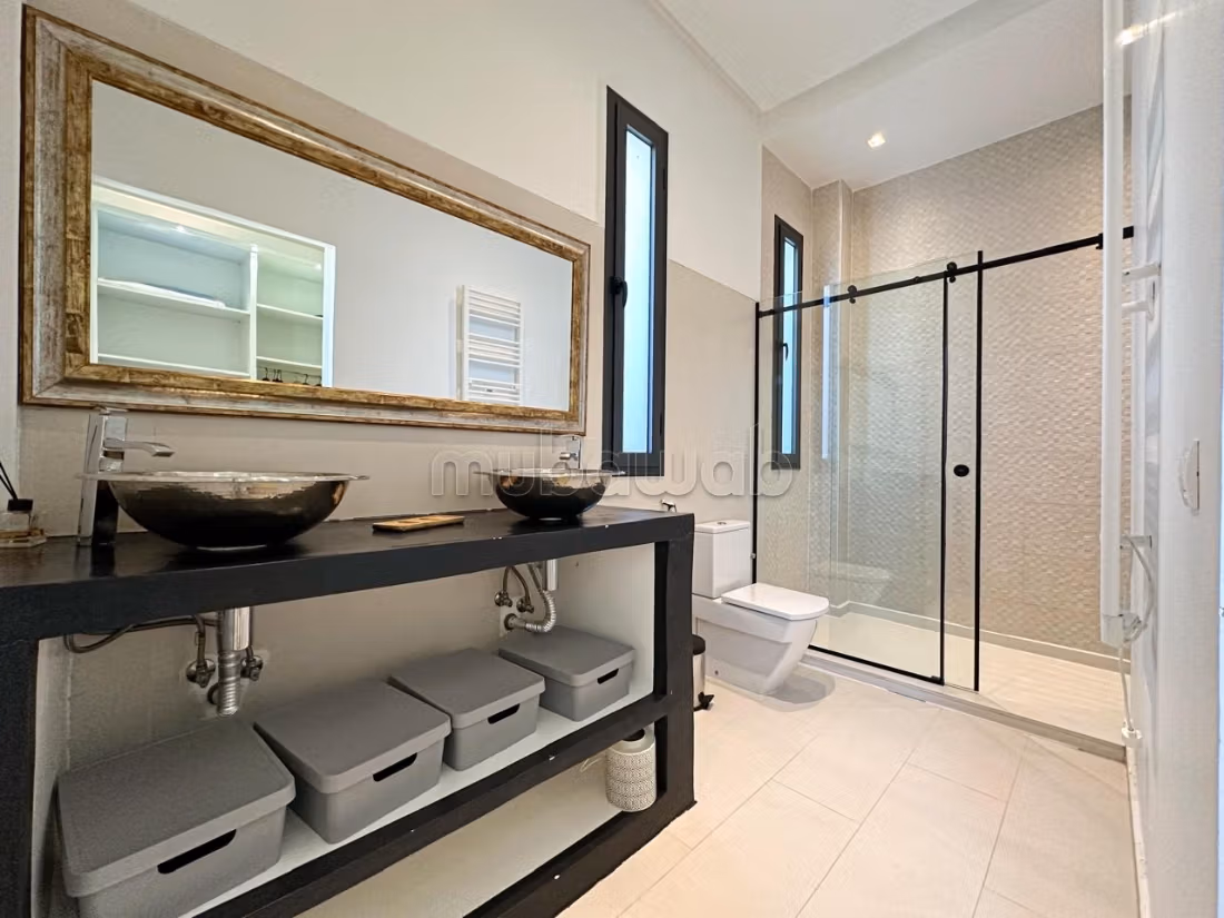 Maison de luxe à louer à Mediouna. Surface de 800 m². Piscine et cheminée
