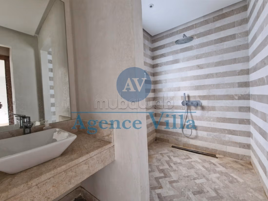 Superba villa S5 con piscina a Gammarth