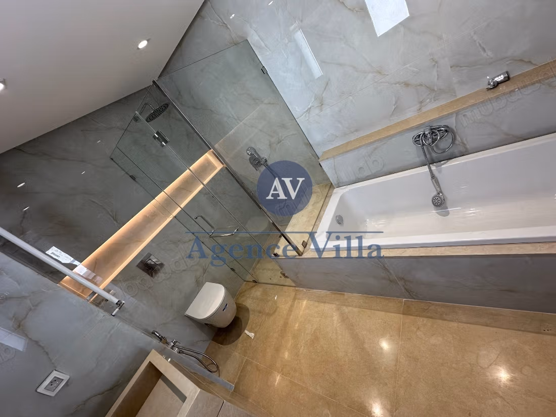 Villa a Cartagine s4 con piscina e giardino