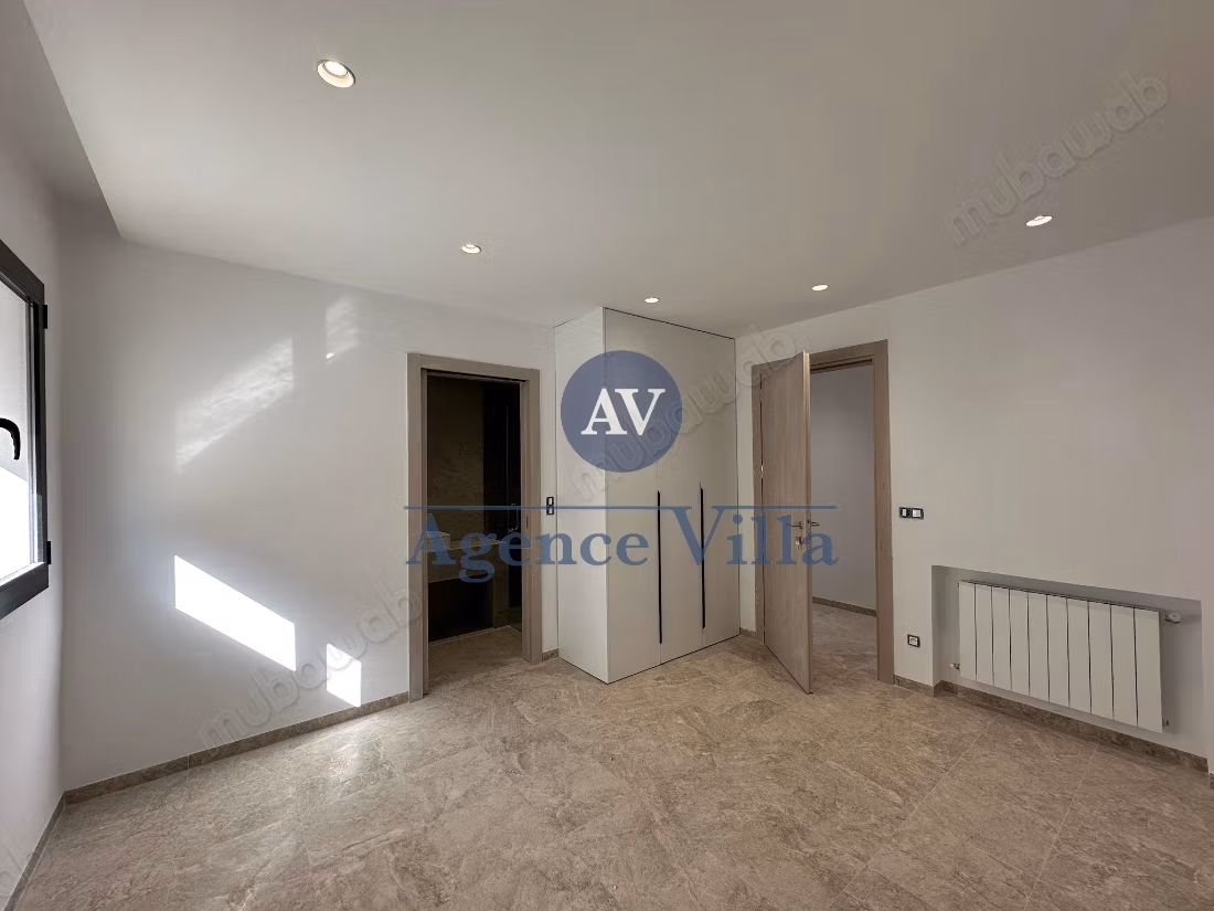 Villa a Cartagine s4 con piscina e giardino