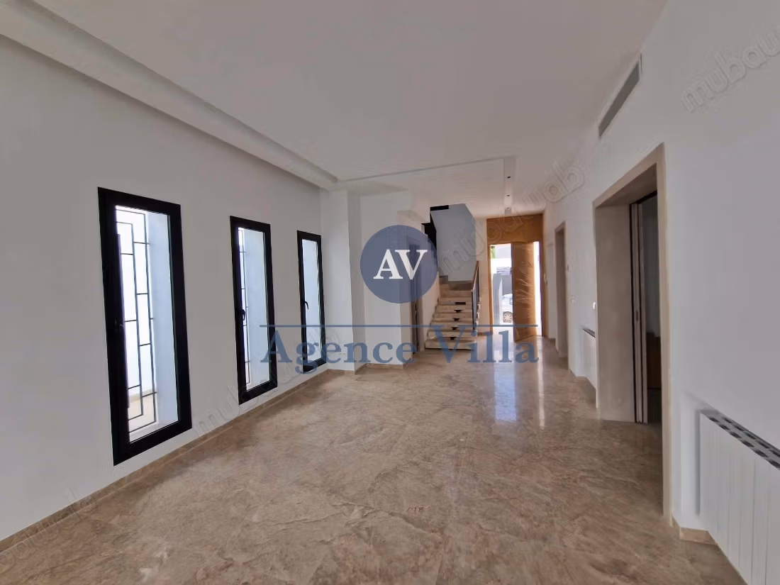 Villa a Cartagine s4 con piscina e giardino