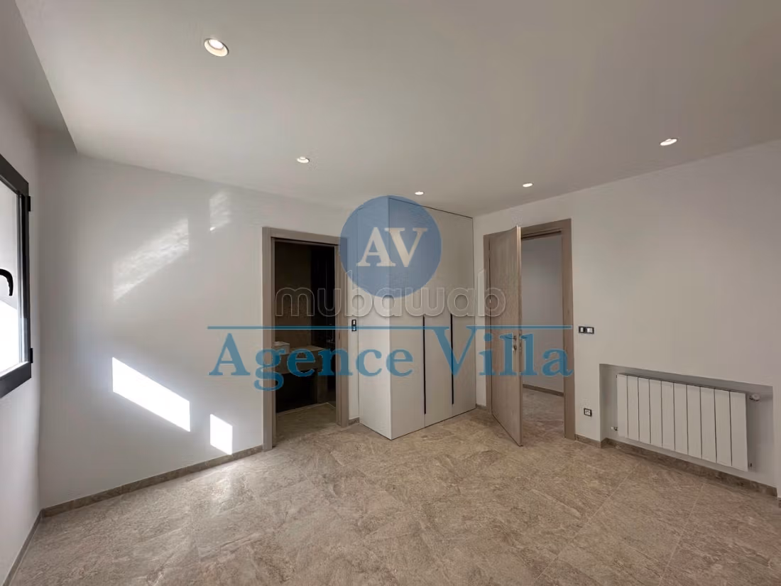 Villa à Carthage s4 avec piscine et jardin