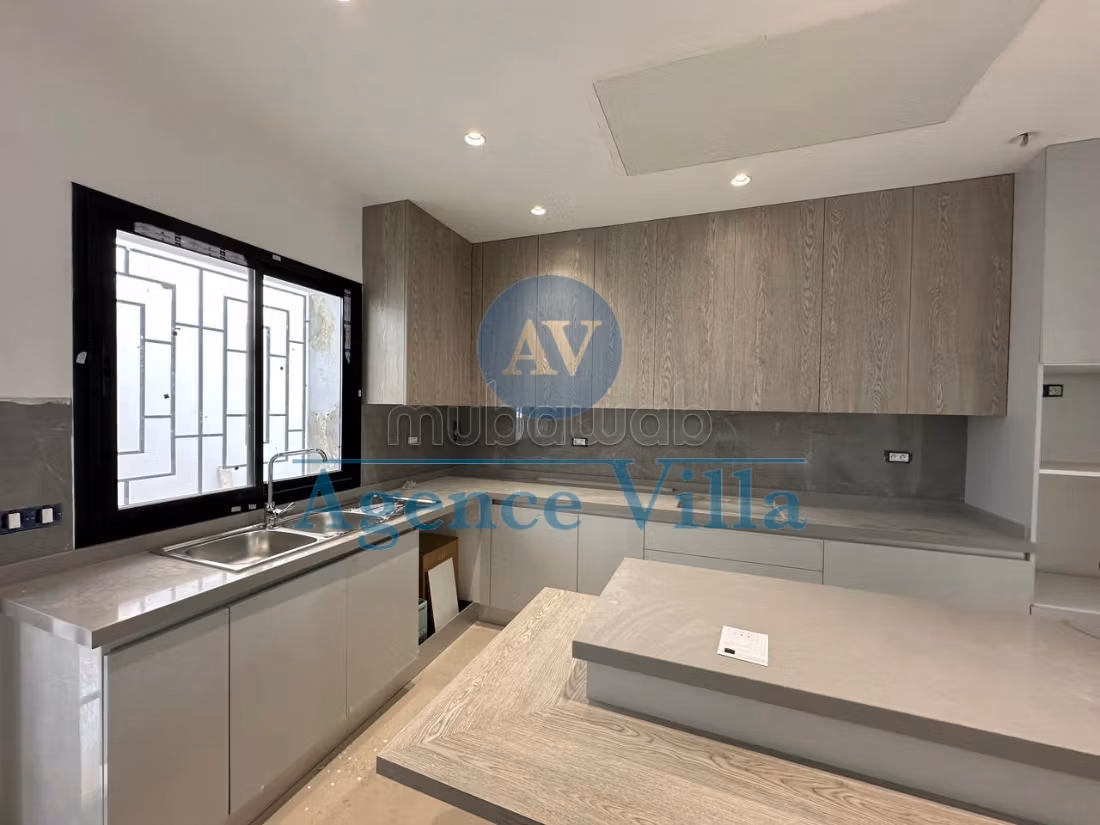 Villa à Carthage s4 avec piscine et jardin