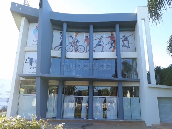Superbe bâtiment commercial a vendre à californie