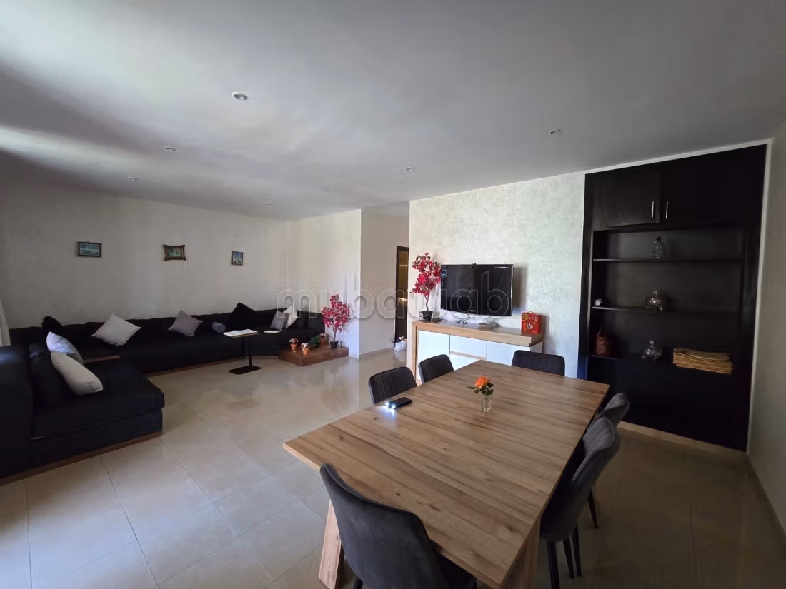 Location d'un appartement à Agdal. 
1 chambre. 
Bien meublé — 3