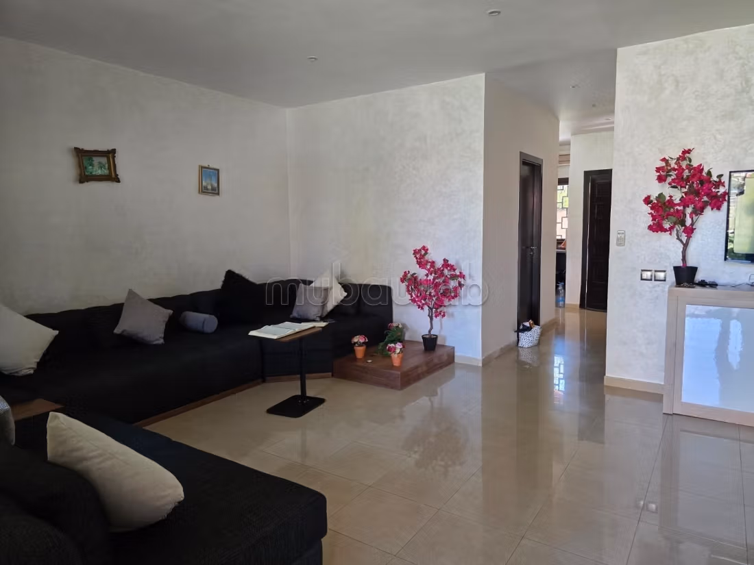 Location d'un appartement à Agdal. 
1 chambre. 
Bien meublé — 4