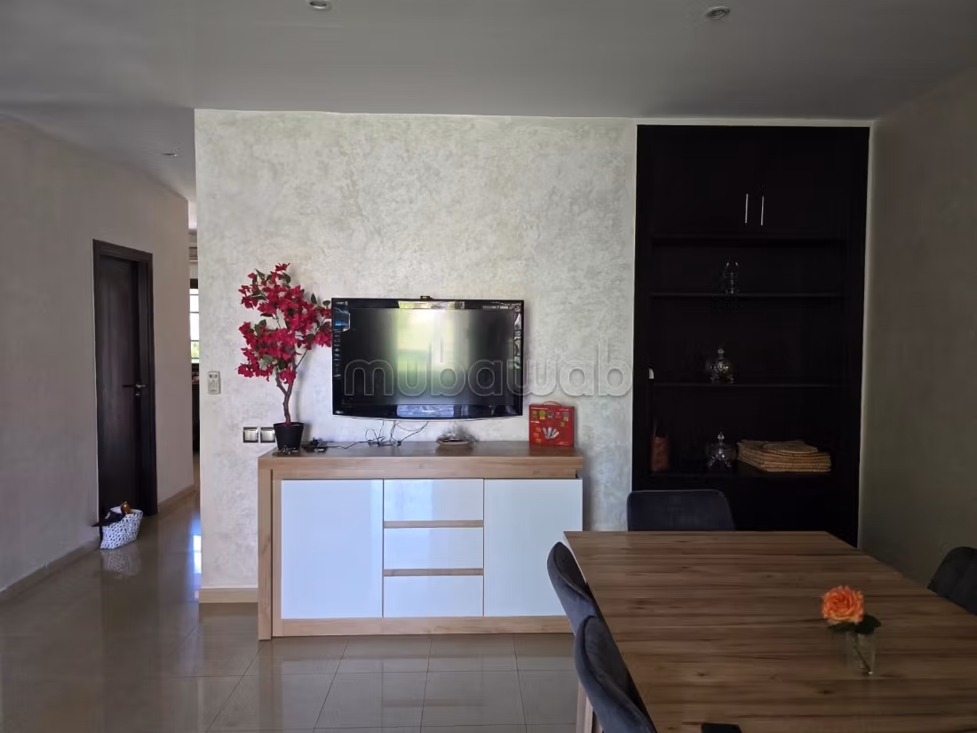 Location d'un appartement à Agdal. 
1 chambre. 
Bien meublé — 5