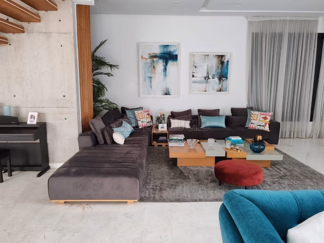 Mooie Hedendaagse VILLA te koop in POLO