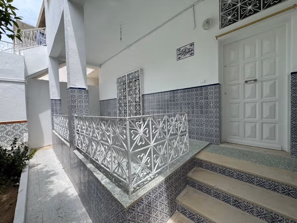 Proprietà in affitto a La Marsa. 4 camere da letto. Terrazzo e giardino