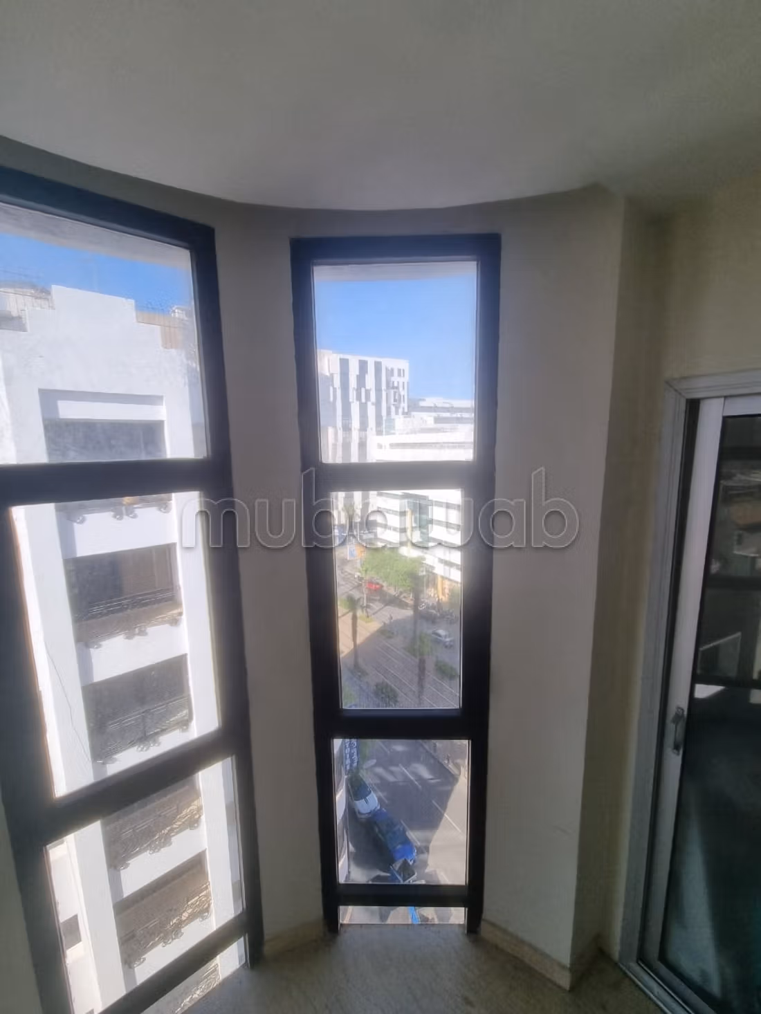 Ufficio in Affitto Abdelmoumen Tramway e Parcheggio