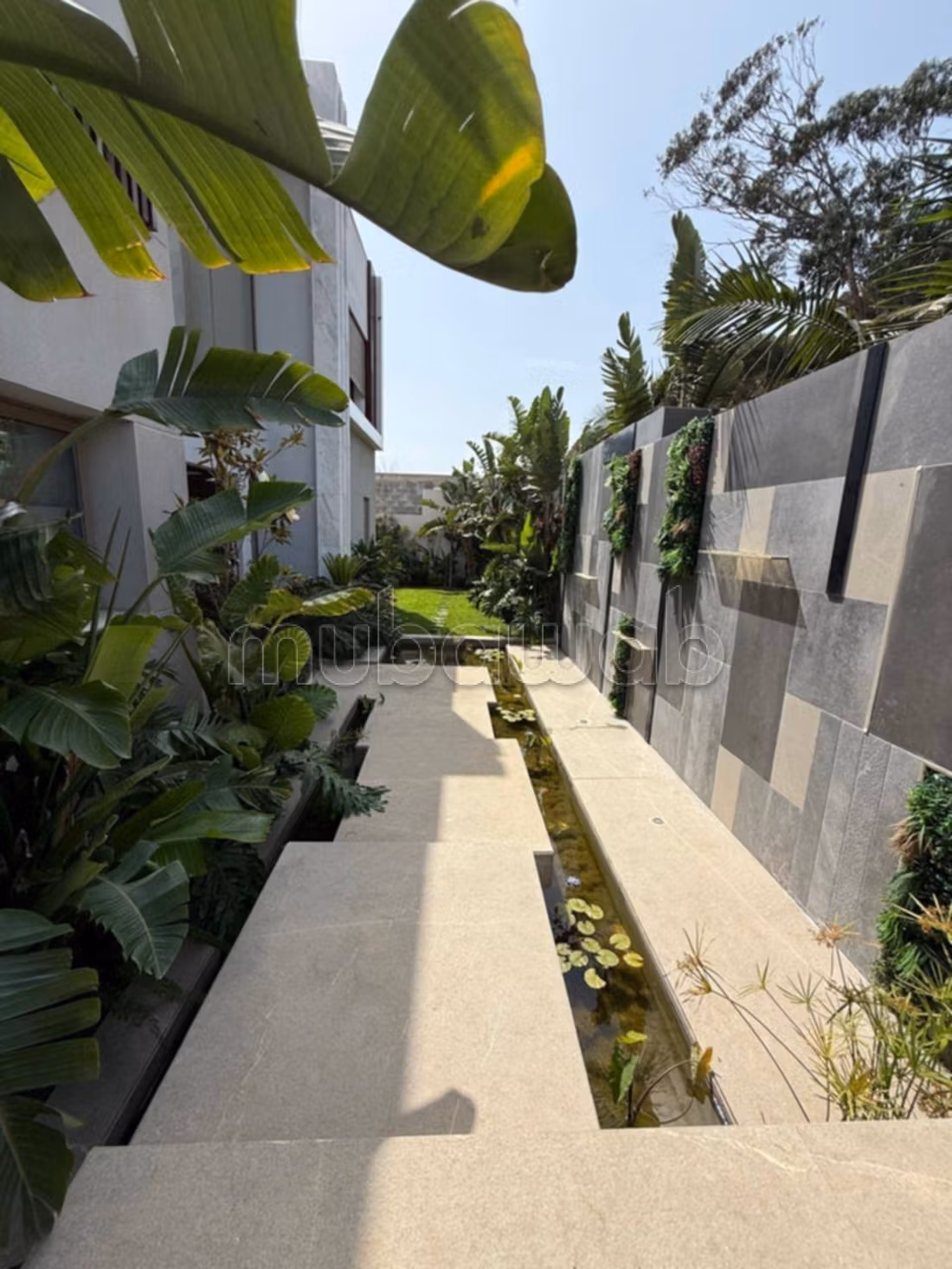 Belle villa à vendre à Tanger au Mont Grand avec 4 magnifiques chambres. Meublé