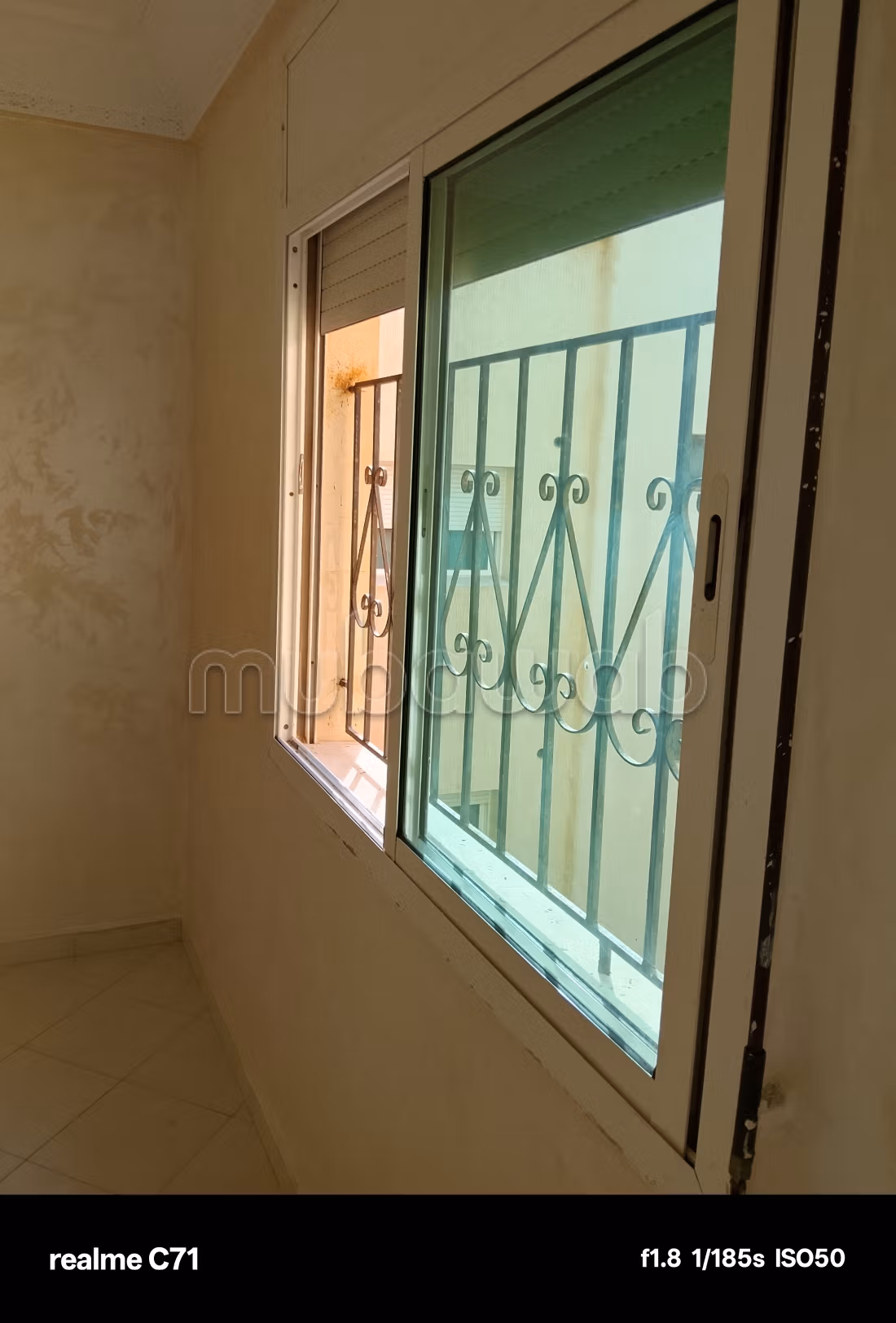 Apartment for sale in Imarat. 2 lovely rooms. Balcony