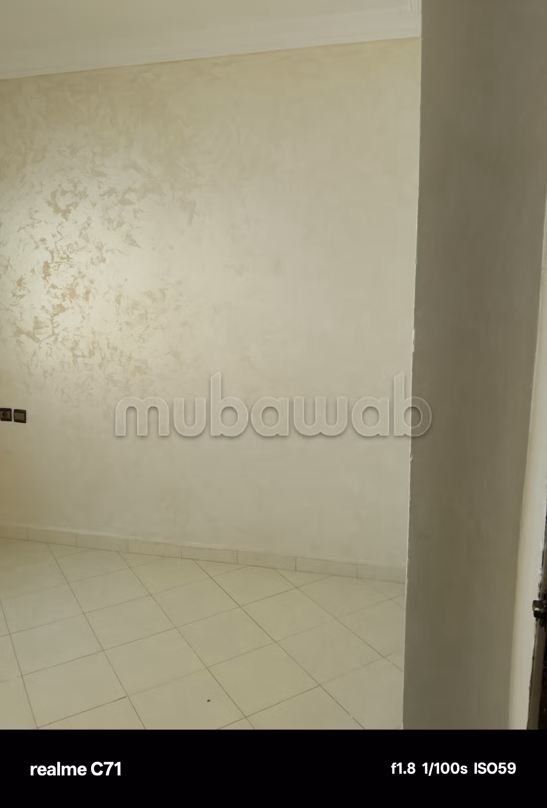 Apartment for sale in Imarat. 2 lovely rooms. Balcony