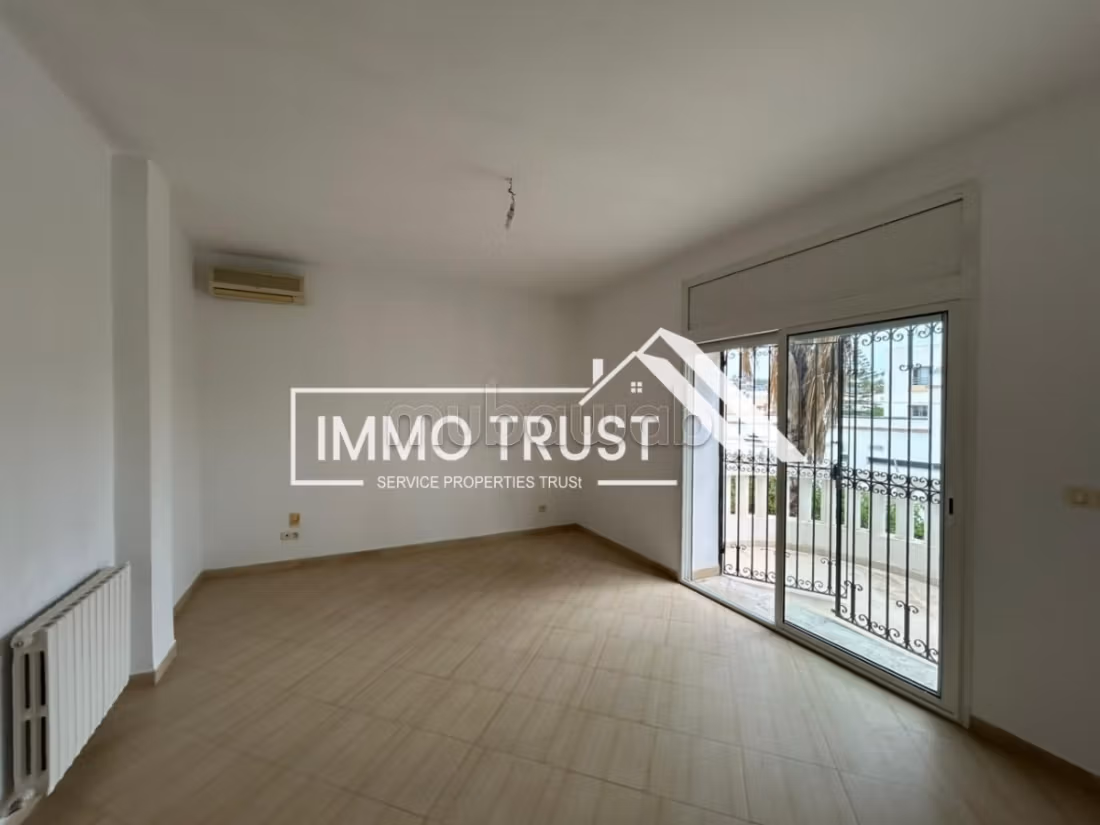 Villa S4 con giardino e piscina a Gammarth