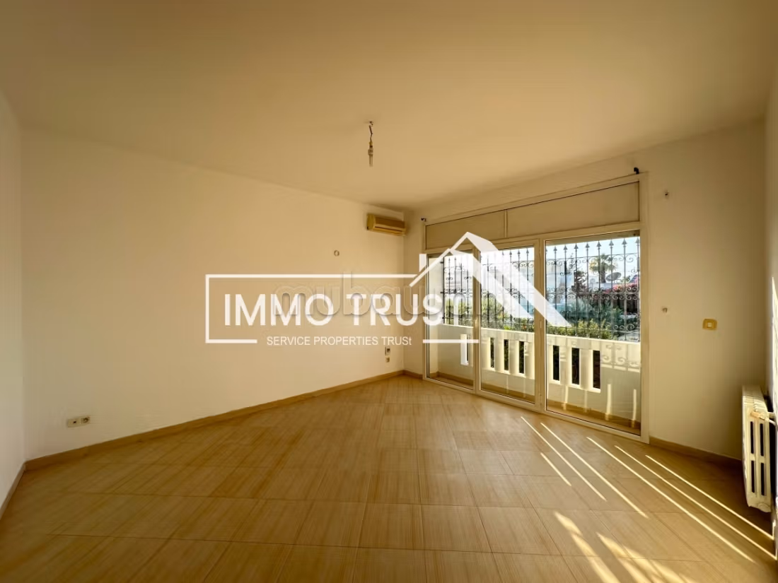 Villa S4 avec jardin et piscine à Gammarth