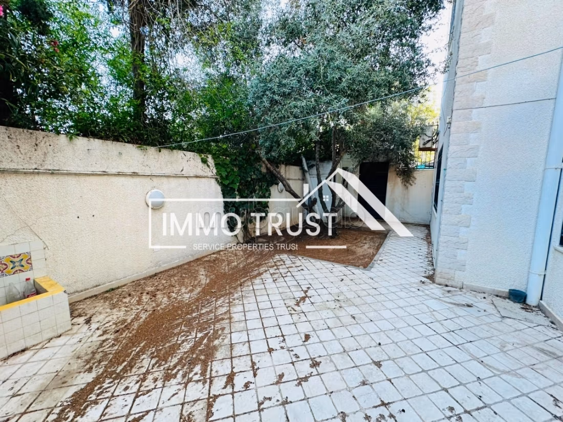 Villa S4 avec jardin et piscine à Gammarth